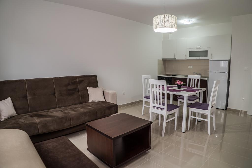 Apartments Malina Vir Exterior photo
